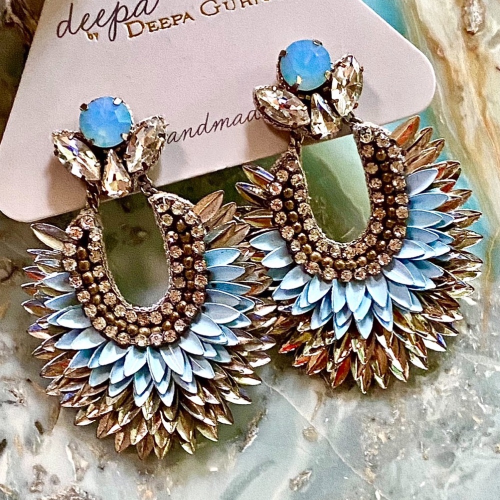 🌺🎉HP🎉🌺 NWT Deepa Gurnani Crystal Lotus Petal Chandeliers - Picture 14 of 15